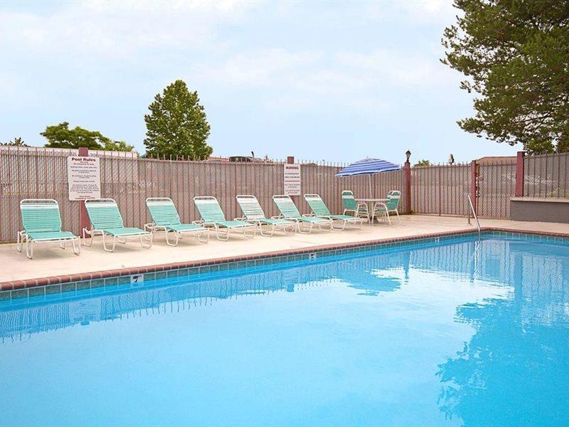Days Inn By Wyndham Richland Extérieur photo